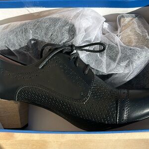 Dolce Nome  Sonia bootie size 9 women's